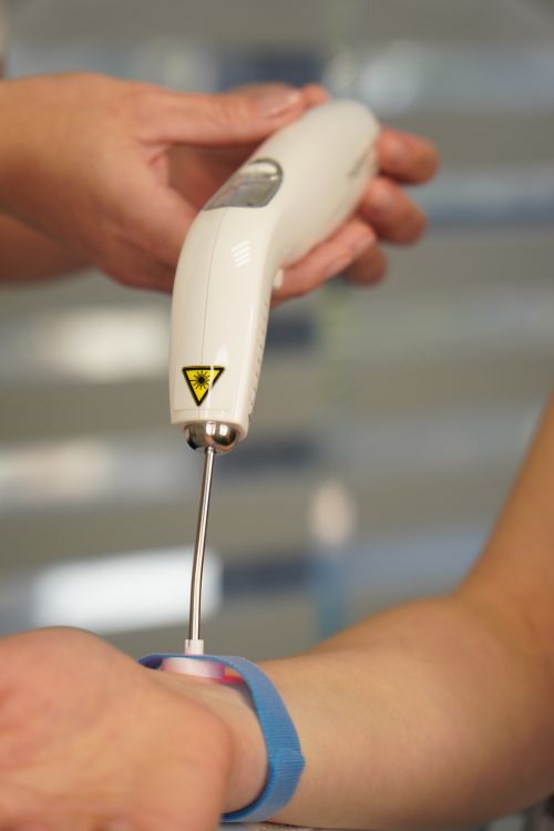 Dra Elizabete De Marchi 2 laserterapia