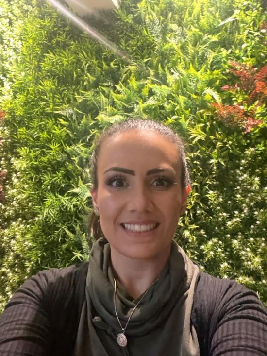 Uma mulher feliz consigo mesma sente-se mais bela | Clínica de Estética Elizabete De Marchi Dra Elizabete De Marchi 443